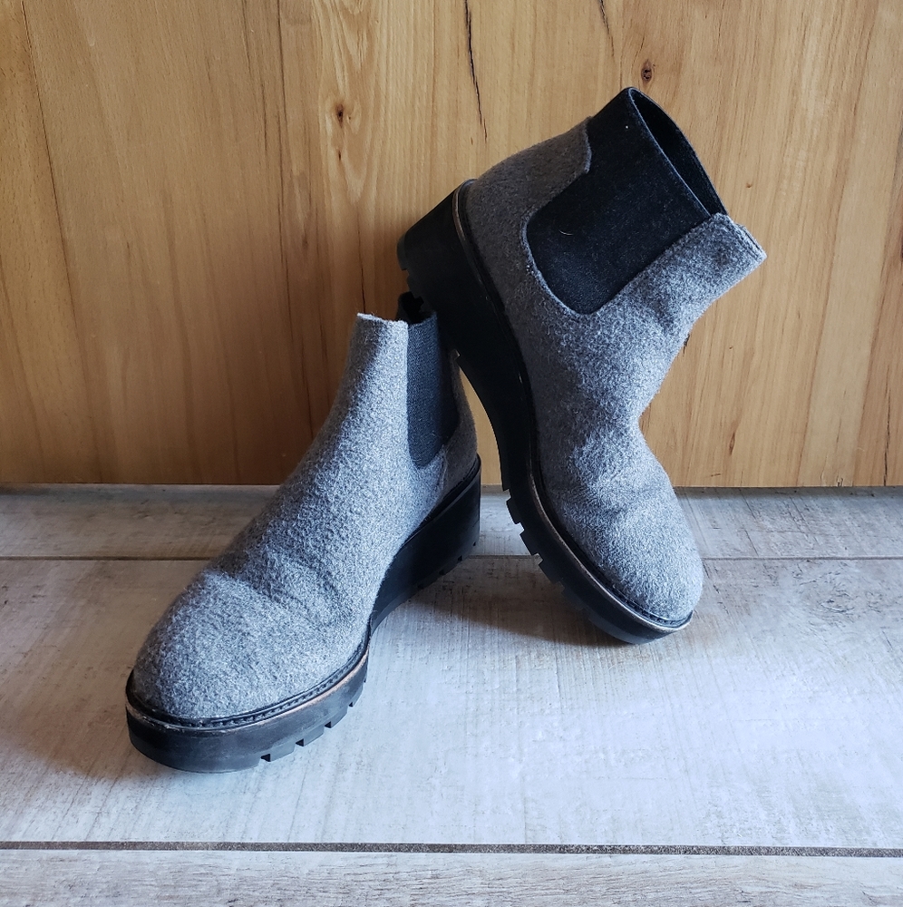 EILEEN FISHER Grey Wool Chelsea Boot Size 9